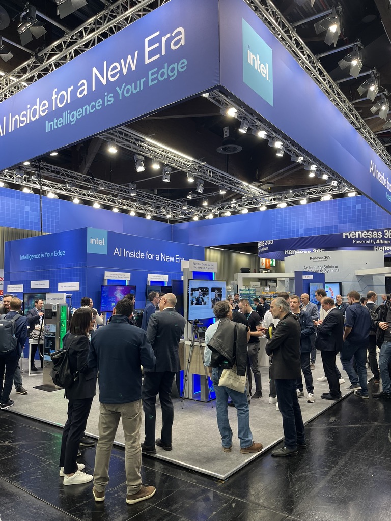 Crowd at Intel AI booth